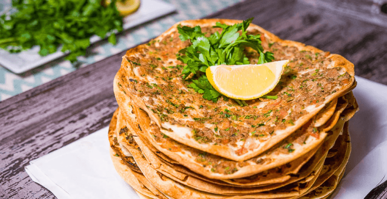 Lahmacun Kaç Kalori, Besin Değeri Nedir? Lahmacun Kilo Aldırır mı?
