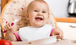 9 Aylık Bebek Gelişimi: Uyku, Beslenme, Fiziksel ve Sosyal Gelişimi Nasıl Olur?