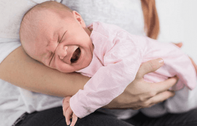 Bebeklerde Kolik Belirtileri Nedir, Nasıl Tedavi Edilir?